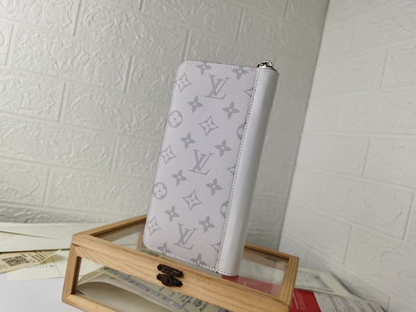 LVコピーウォレット背面デザイン